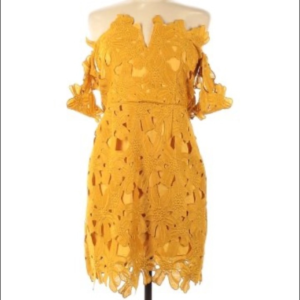 COPY - Flower/ Eyelet yellow summer dress